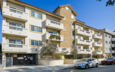 Exterior of 4742 Sepulveda, a 21-unit trophy multifamily property in Sherman Oaks