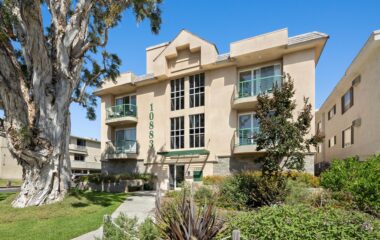 10883 rose - front of apartment complex with landscaping