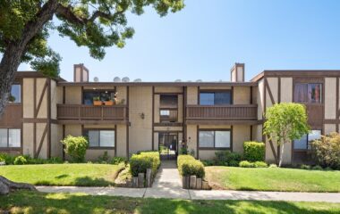 440 w milford - front of apartment building with large mature tree